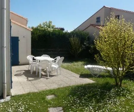Appartement Saint Palais Sur - Maison Mitoyenne De Avec Piscine Et Court De Tennis Puyraveau