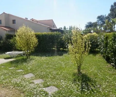 Appartement Saint Palais Sur - Maison Mitoyenne De Avec Piscine Et Court De Tennis Puyraveau